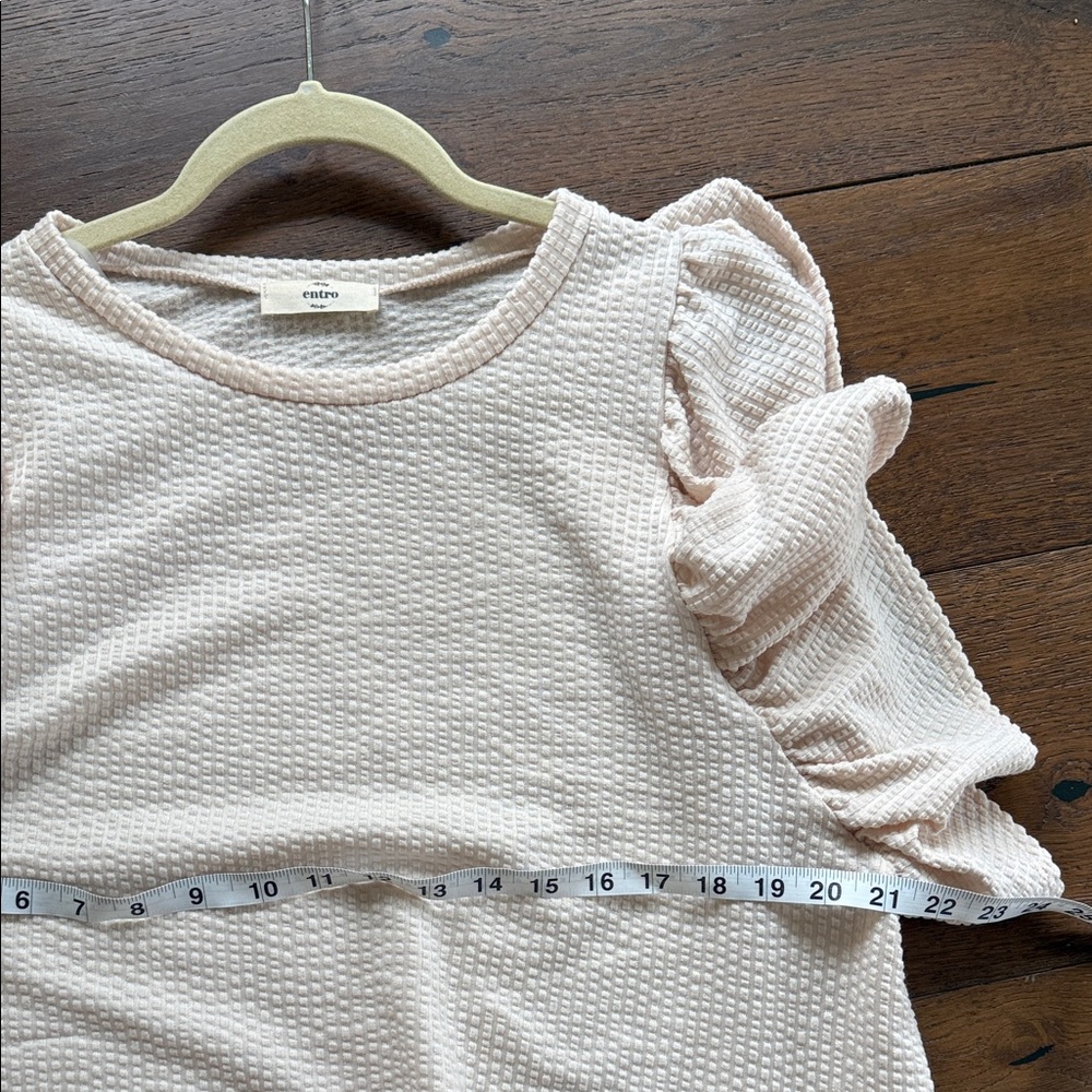 Entro Ruffle Sleeve Textured Top - cream - Picture 2 of 3